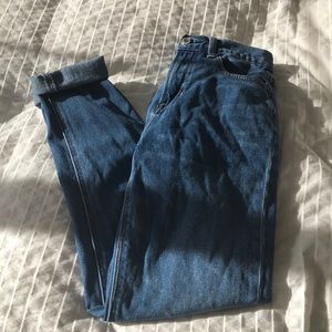 High waisted American Eagle mom jeans